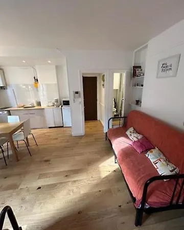 Sacre Coeur Montmartre Et Tour Eiffel, 8 People, Apartment
